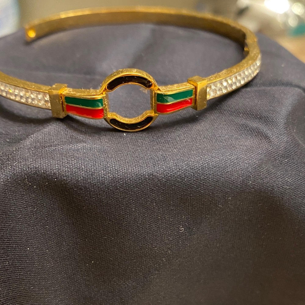 Elegant Gold and Multicolor Bracelet